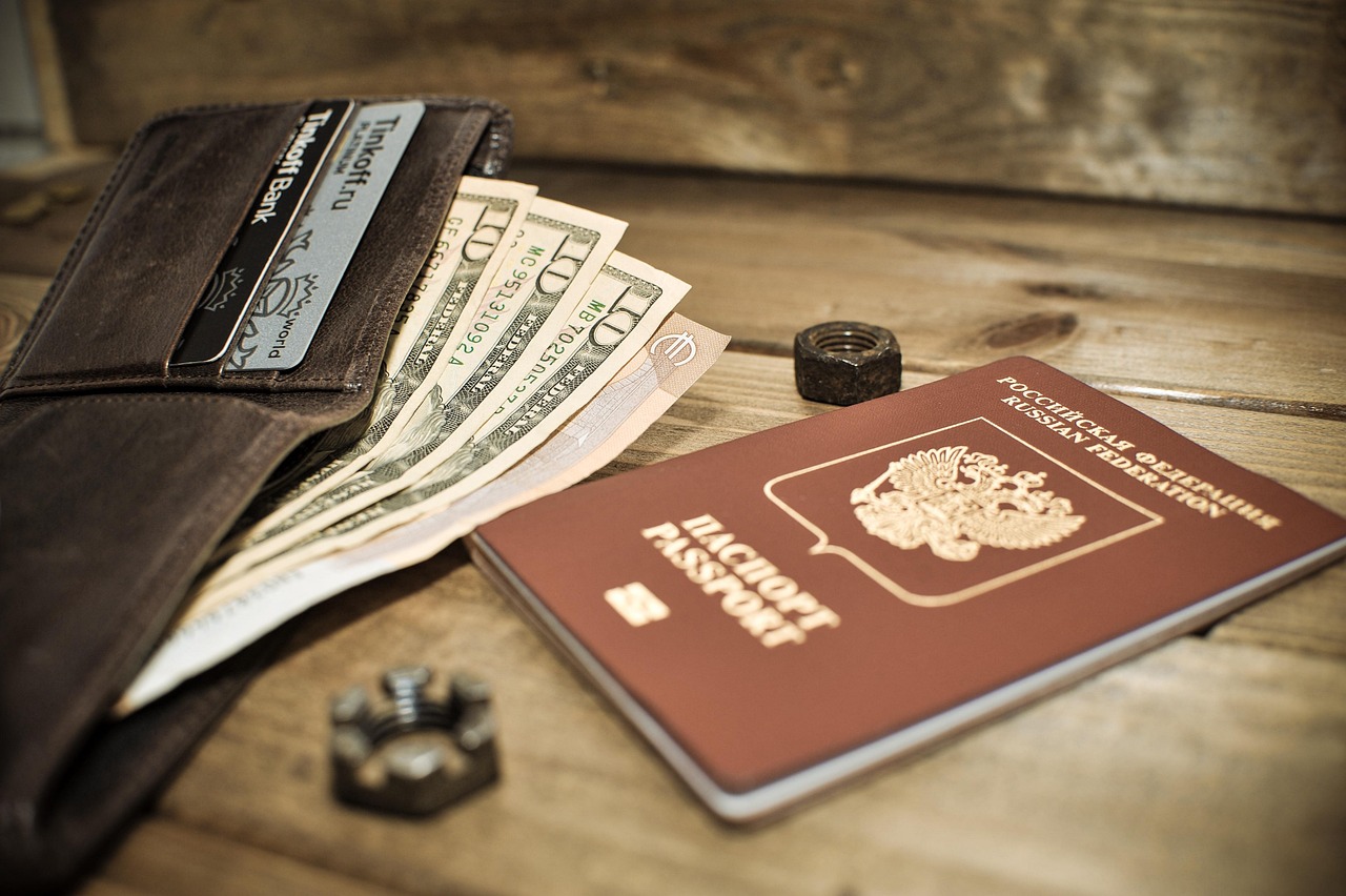 Avoiding Foreign Transaction Fees: Best Cards for Study Abroad