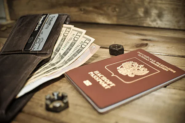 Avoiding Foreign Transaction Fees: Best Cards for Study Abroad