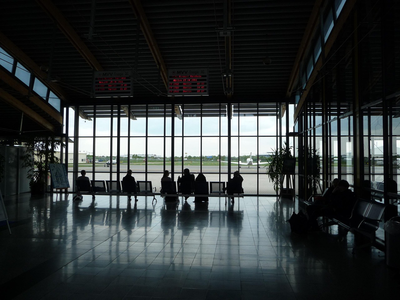 Budgeting and Timing Flights Home for Semester Breaks as an ASEAN Student Abroad