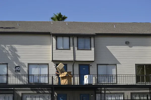 Budgeting for Move-In Costs in European Student Housing: Deposits, Agency Fees, and Advance Rent