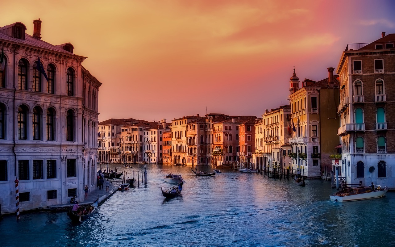 Canadian Resume vs European CV: Why CV Means Something Different Abroad