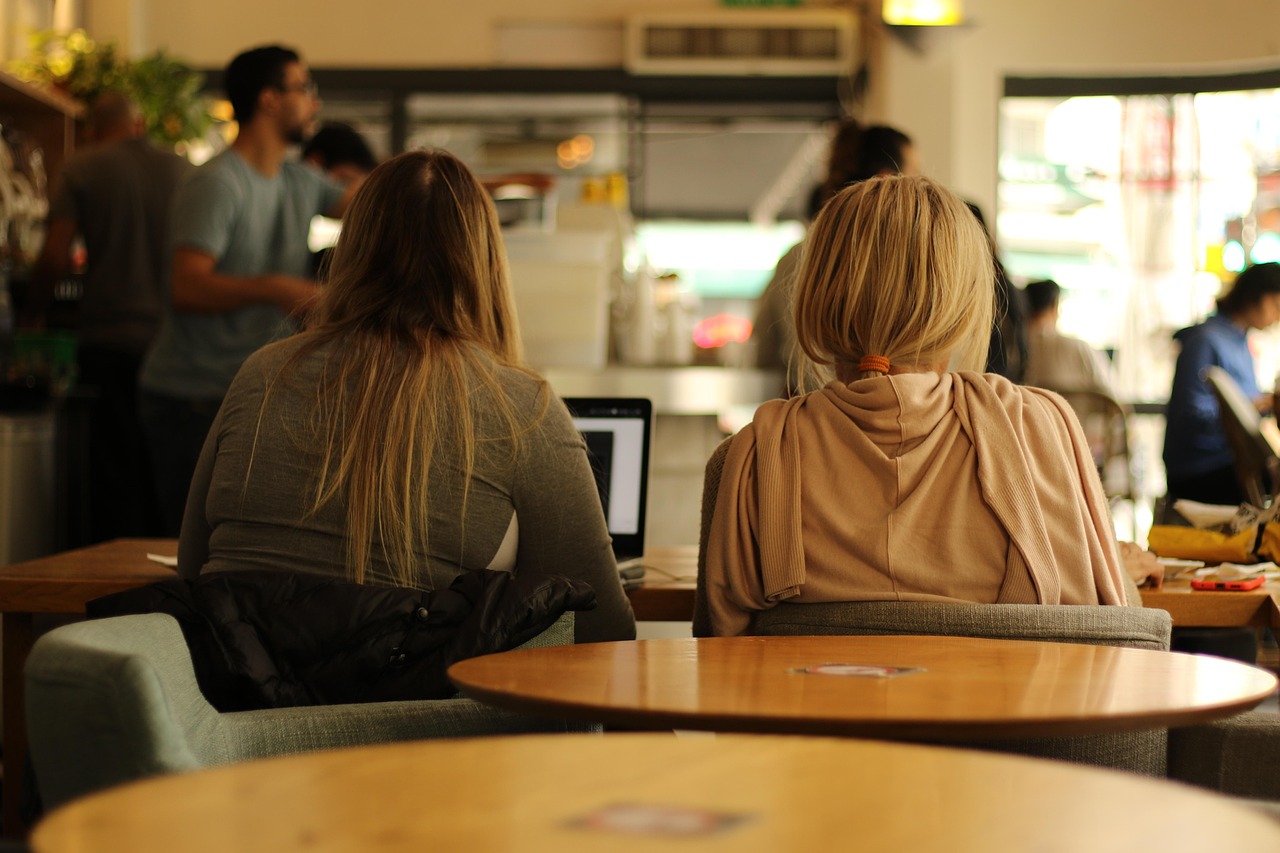Choosing Between a Co-op and a Summer Internship