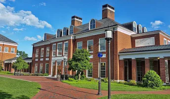 Co-op Programs Explained: Alternating Semesters, Pay, and Credit