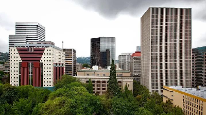 Cost of Attending College in Oregon: Tuition and Living Costs