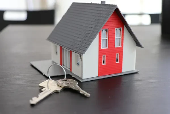 England's Renters' Rights Act 2025 rewrites student tenancy rules from May 2026, including a one-month advance-rent cap