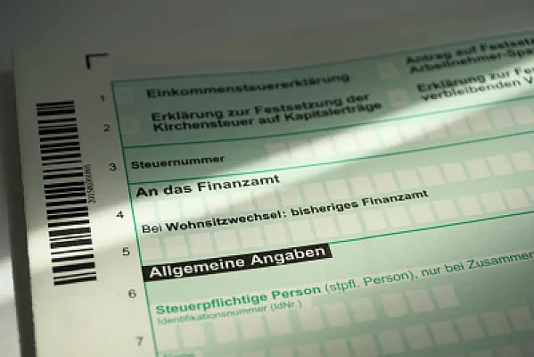 Filing US Taxes While Studying for a Degree Abroad