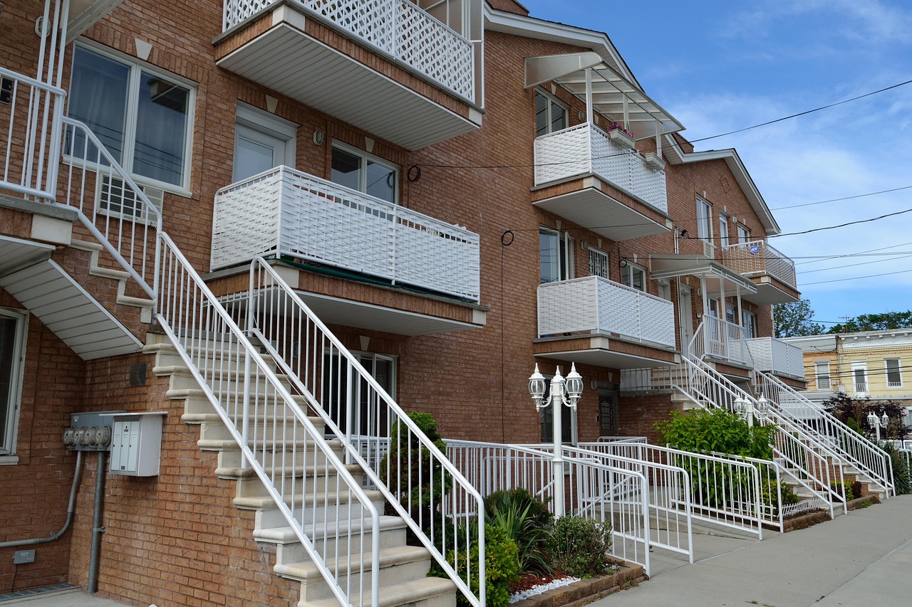 Graduate Student Housing: Family Units, Singles, and Waitlists