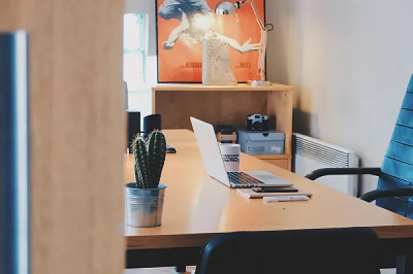 How to Become a Resident Assistant: Pay, Perks, and Duties
