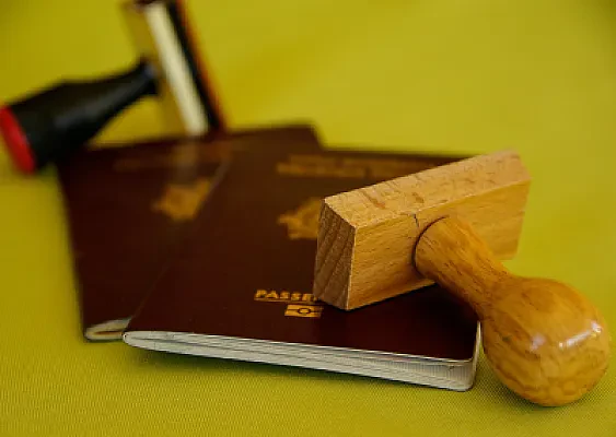 How to Choose a Study Abroad Program: Questions to Ask Before Committing