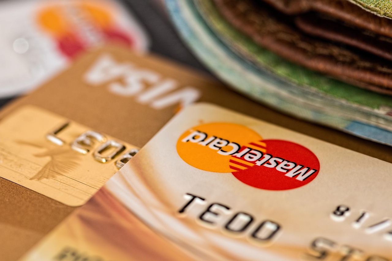 Managing Money and Banking While Studying Abroad