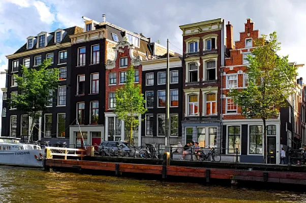 The Netherlands Reinstates the Basisbeurs Grant: Rates and Eligibility for EU Students