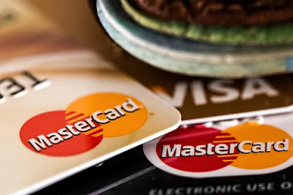 Opening the Right Bank Account in Your First Week Abroad: Timing It With Visa and Address Proof for ASEAN Students