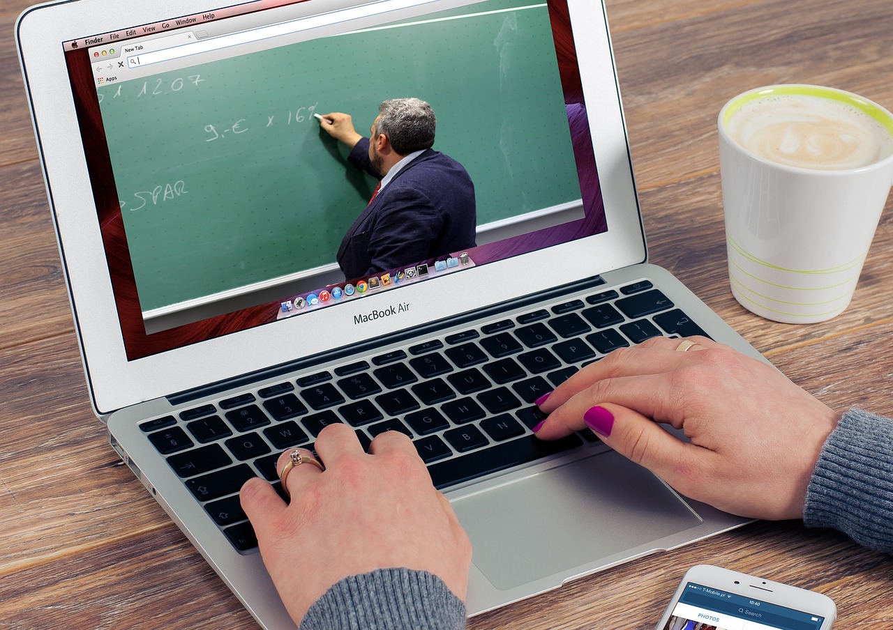 OSAP for Micro-Credentials: Which Short Programs Qualify and How the Funding Differs