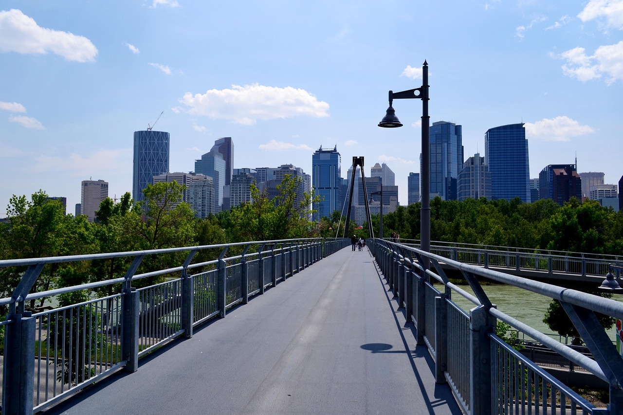 SAIT vs NAIT: Comparing Alberta's Two Polytechnics for Applied Degrees and Diplomas