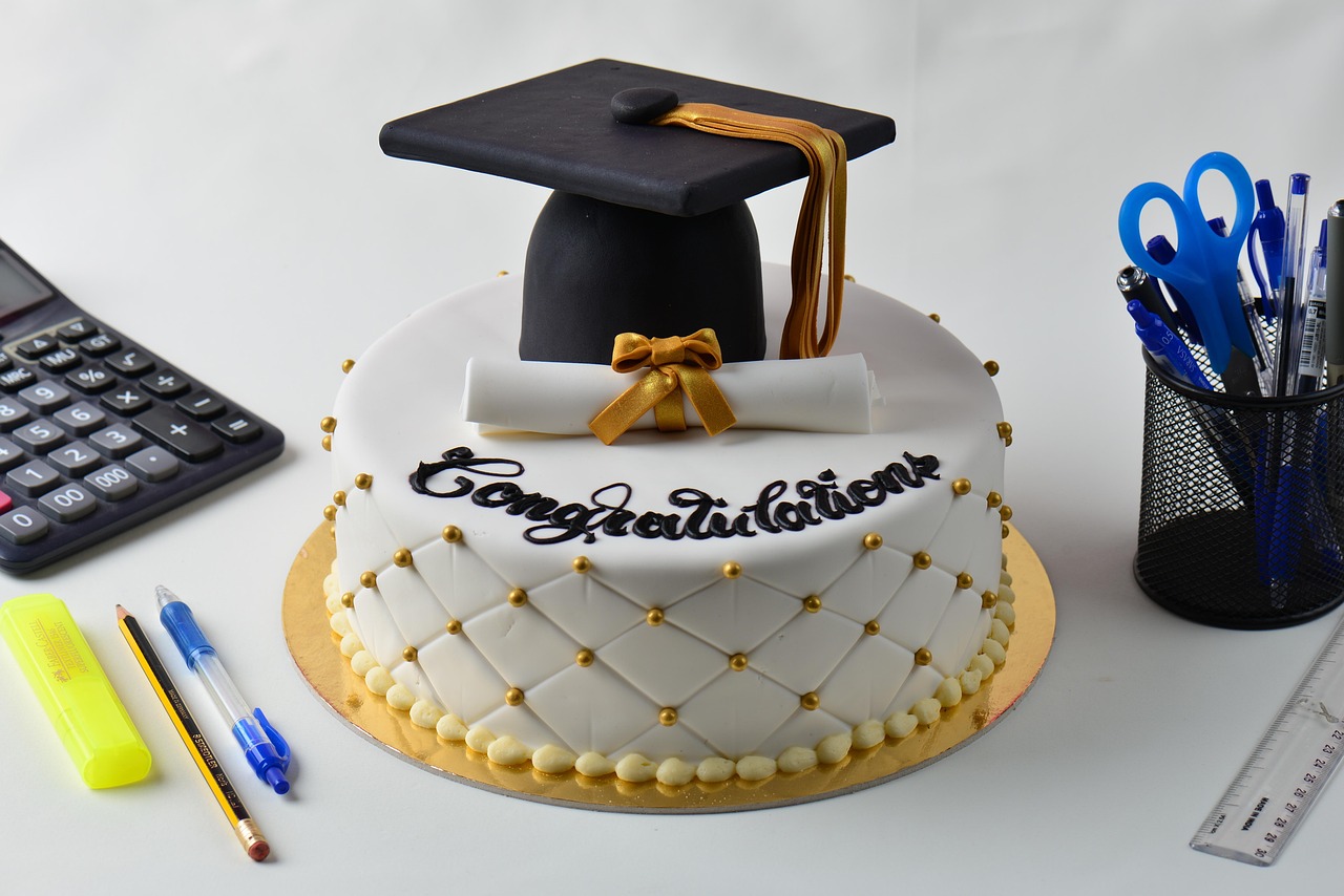 Scholarships for Americans Pursuing Full Degrees Abroad