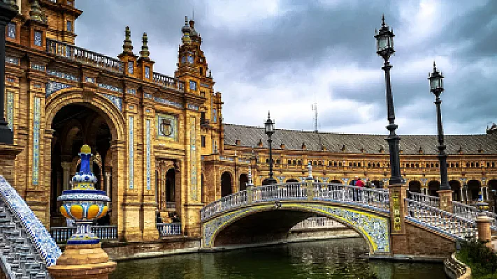 DELE vs SIELE: Choosing the Right Spanish Language Test for University Admission in Spain