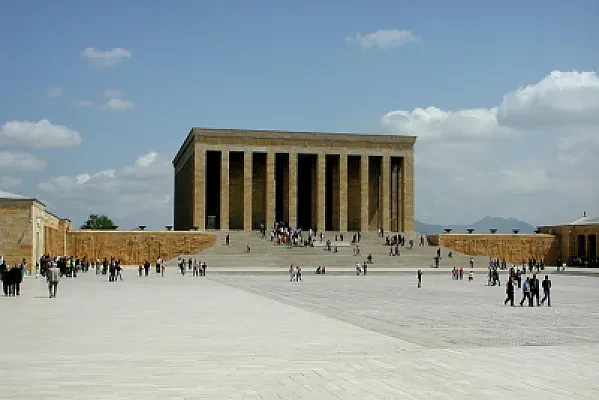 Turkish Students in the USA: Community, Campuses, and Daily Life