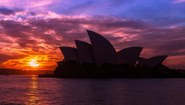 UK or Australia: Comparing Visa Rules and Post-Study Work for Malaysian and Singaporean Students
