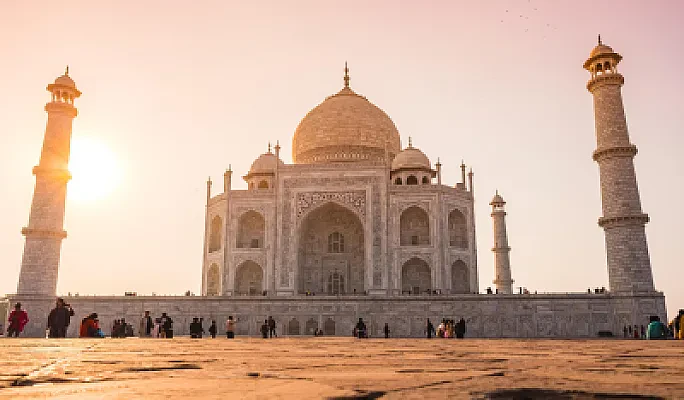 US Student Visa Interview in India: Consulates, Wait Times, and Refusal Reasons