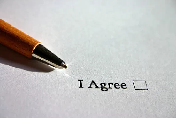 Contract Terms and Refund Rights When Working With a Vietnamese Study Abroad Agent