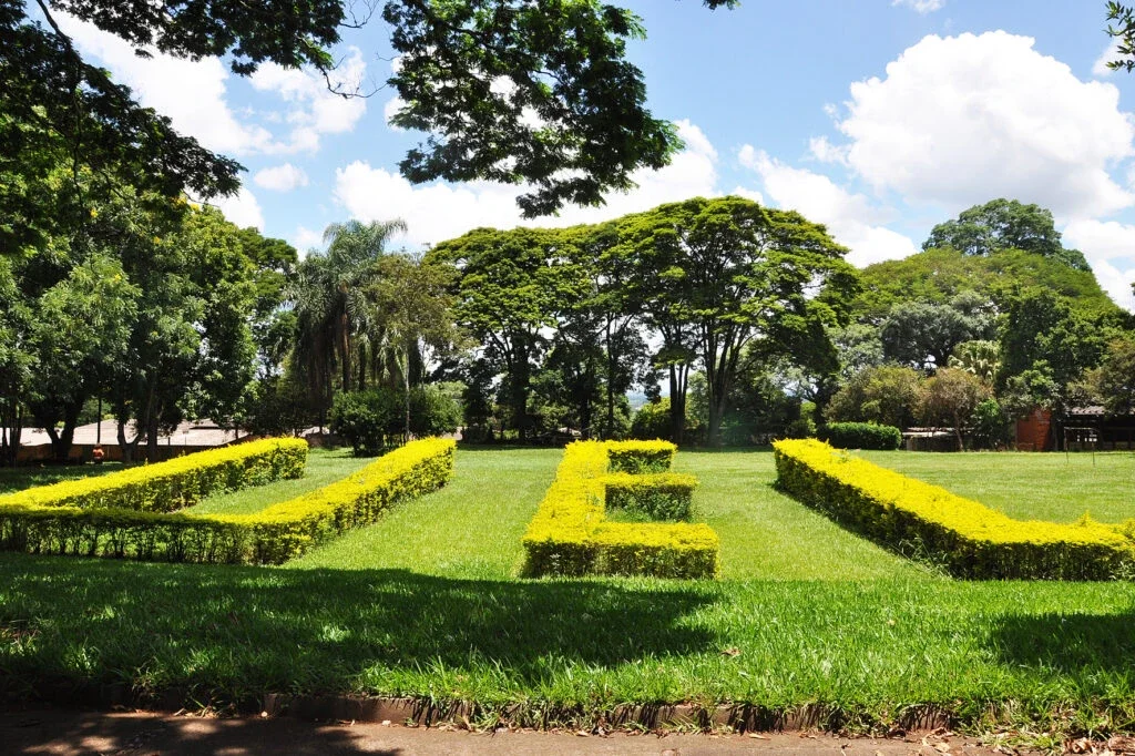 Universidade Estadual de Londrina institutional building