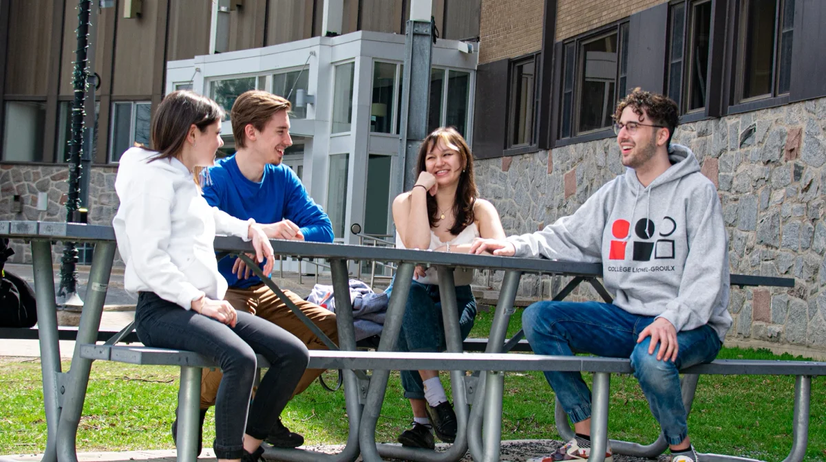 The Collège Lionel Groulx campus grounds