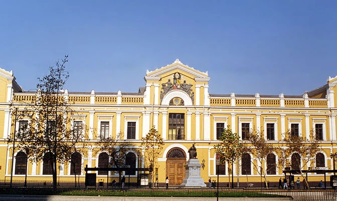 Universidad de Chile campus building