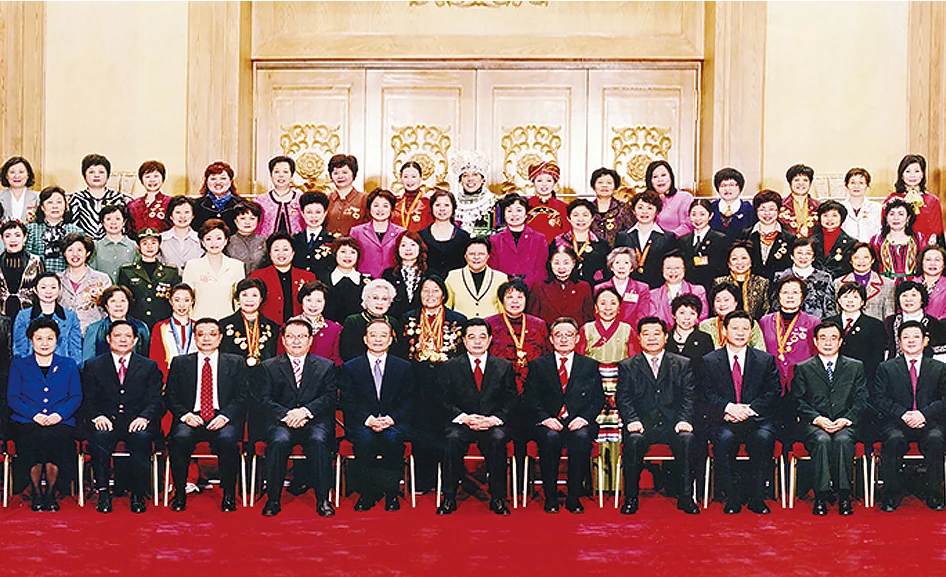 Jilin International Studies University community on campus