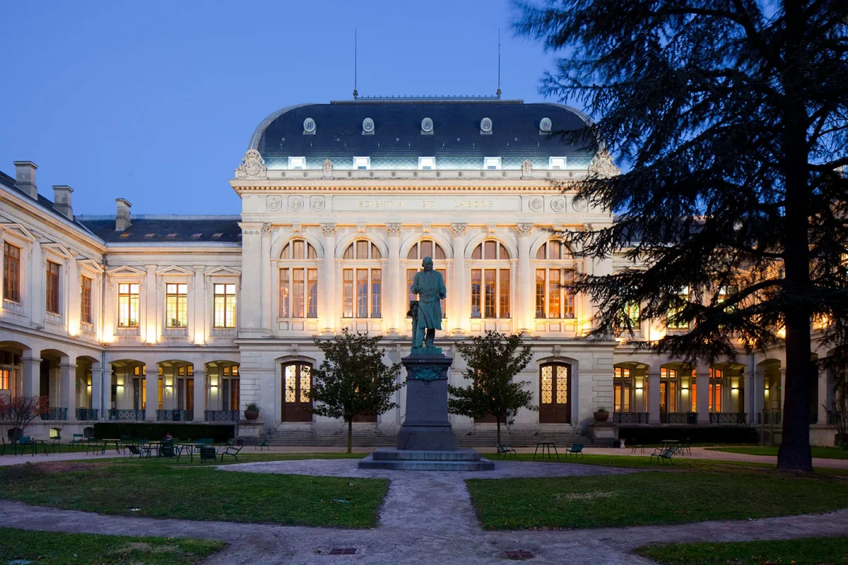 Lumière Lyon 2 University central facility