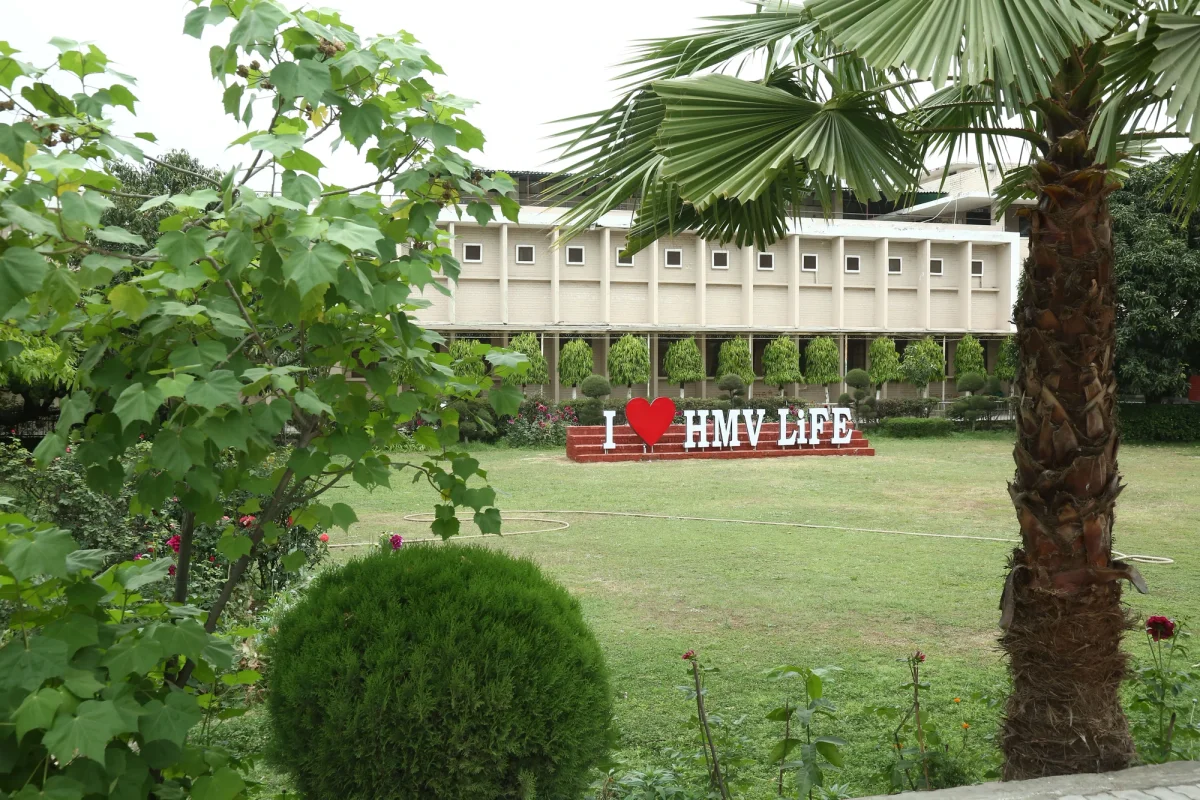 Hans Raj Mahila Maha Vidyalaya academic and student spaces