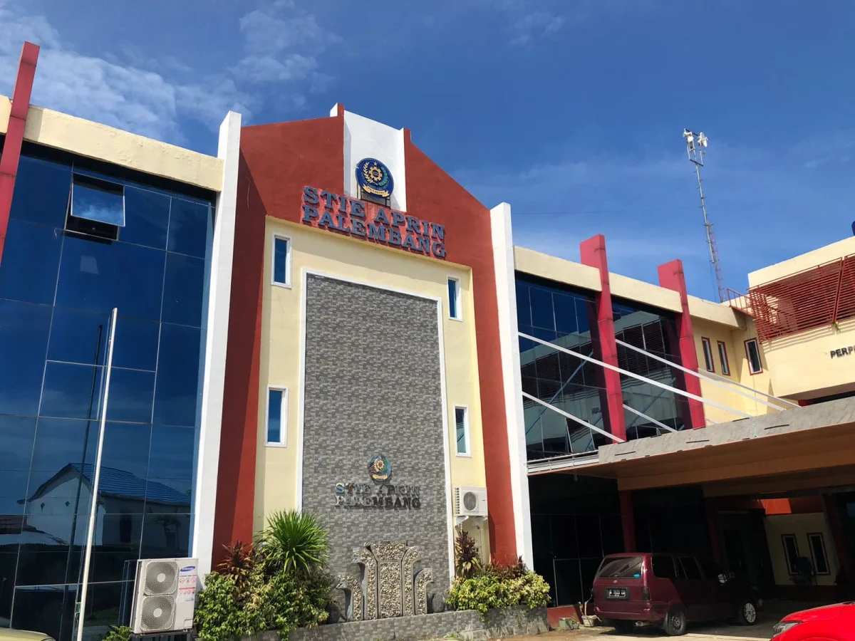 Aprin College of Economics of Palembang learning environment