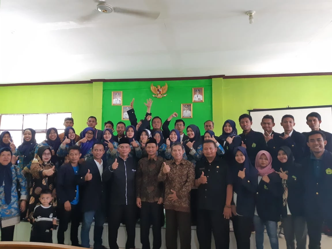Cimahi School of Administrative Sciences community on campus