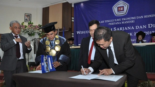 Perdana Mandiri College of Economics institutional setting