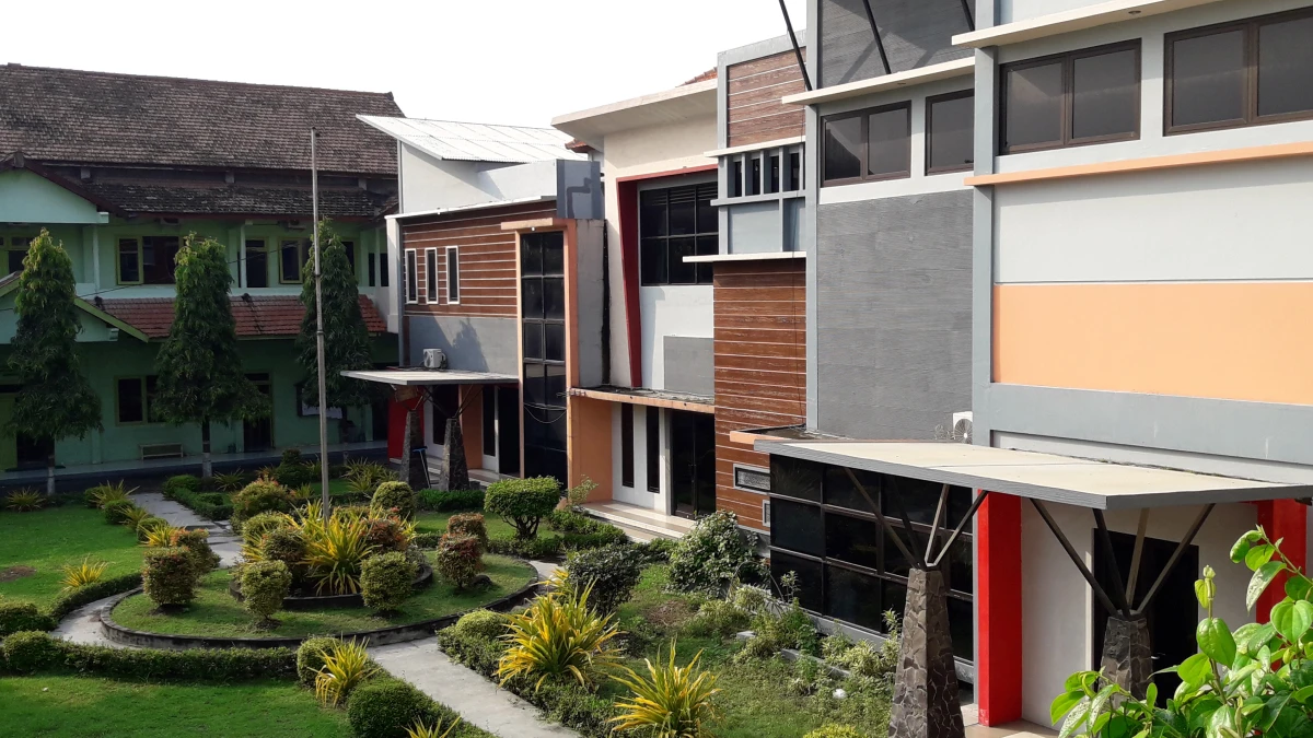 Students at Universitas Gresik