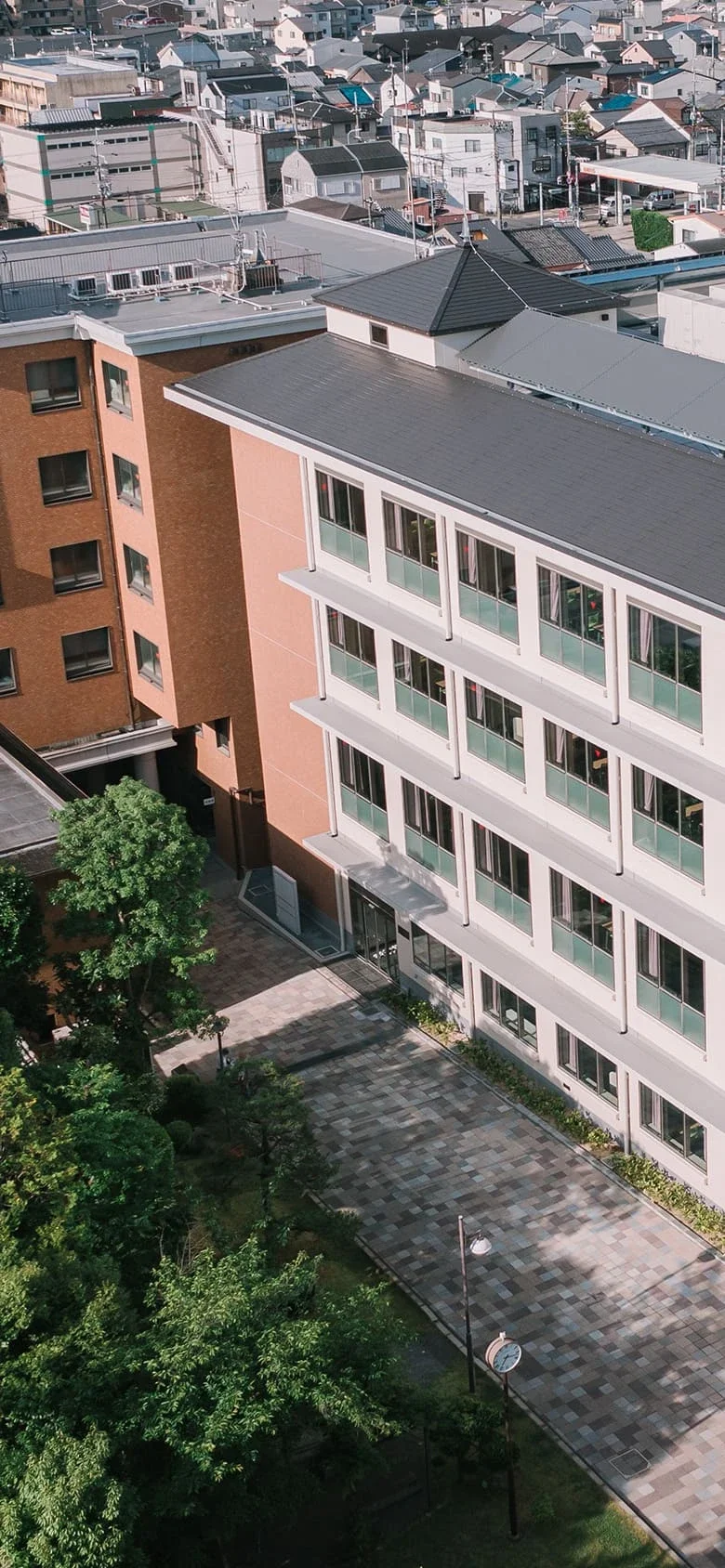 Hanazono University campus and surroundings