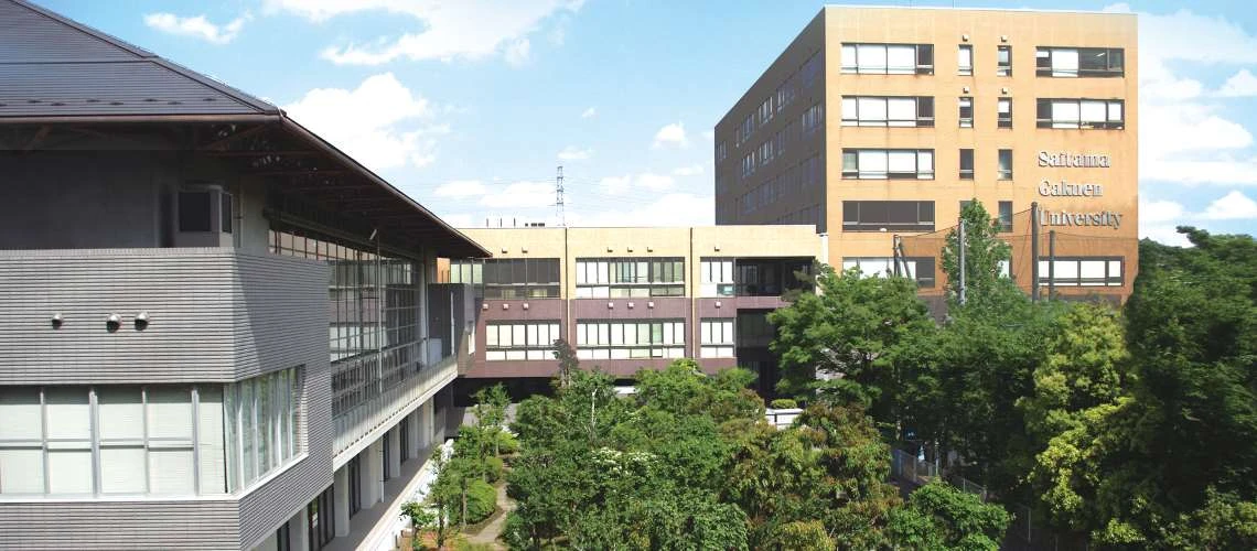 Approach to Saitama Gakuen University campus