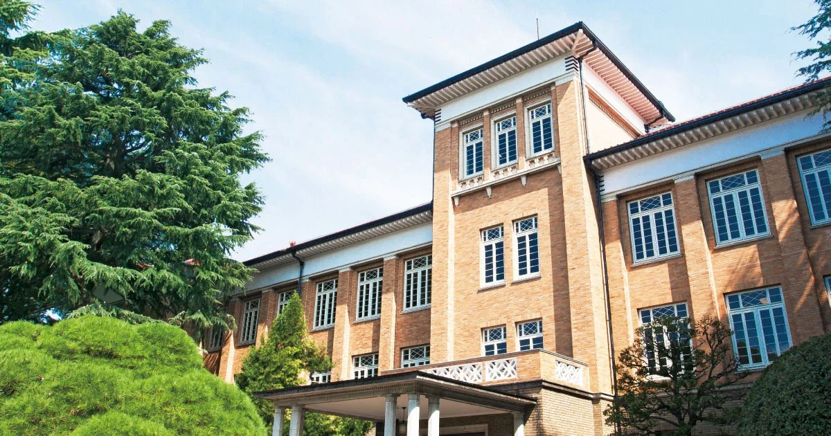 Approach to Tsuda University campus