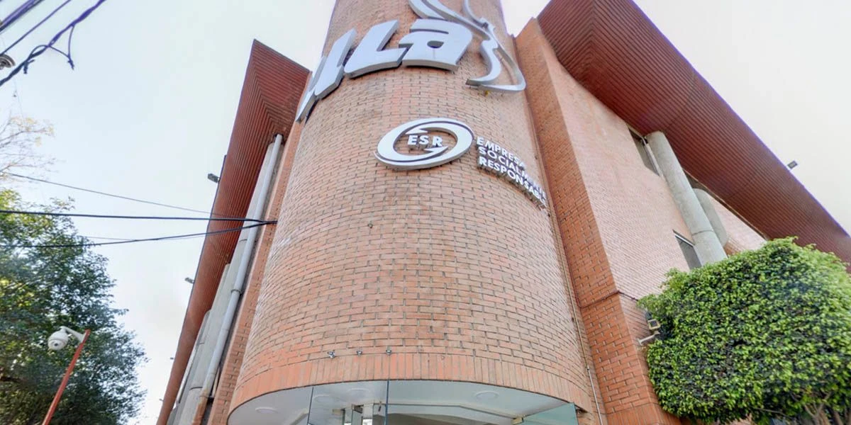 Latin American University community on campus