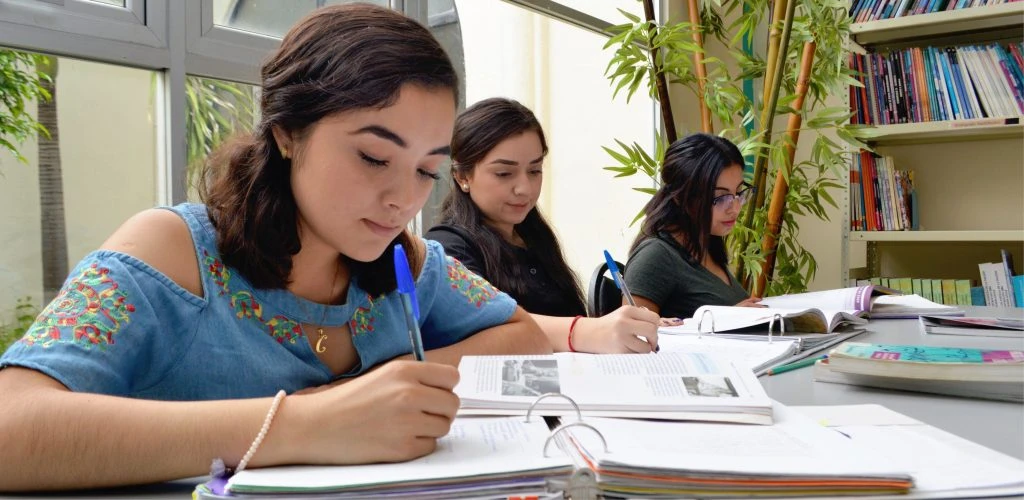Universidad Católica de Culiacán community on campus