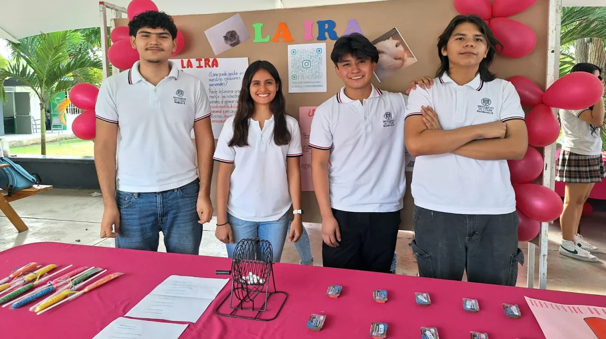 Universidad de Colima campus scene