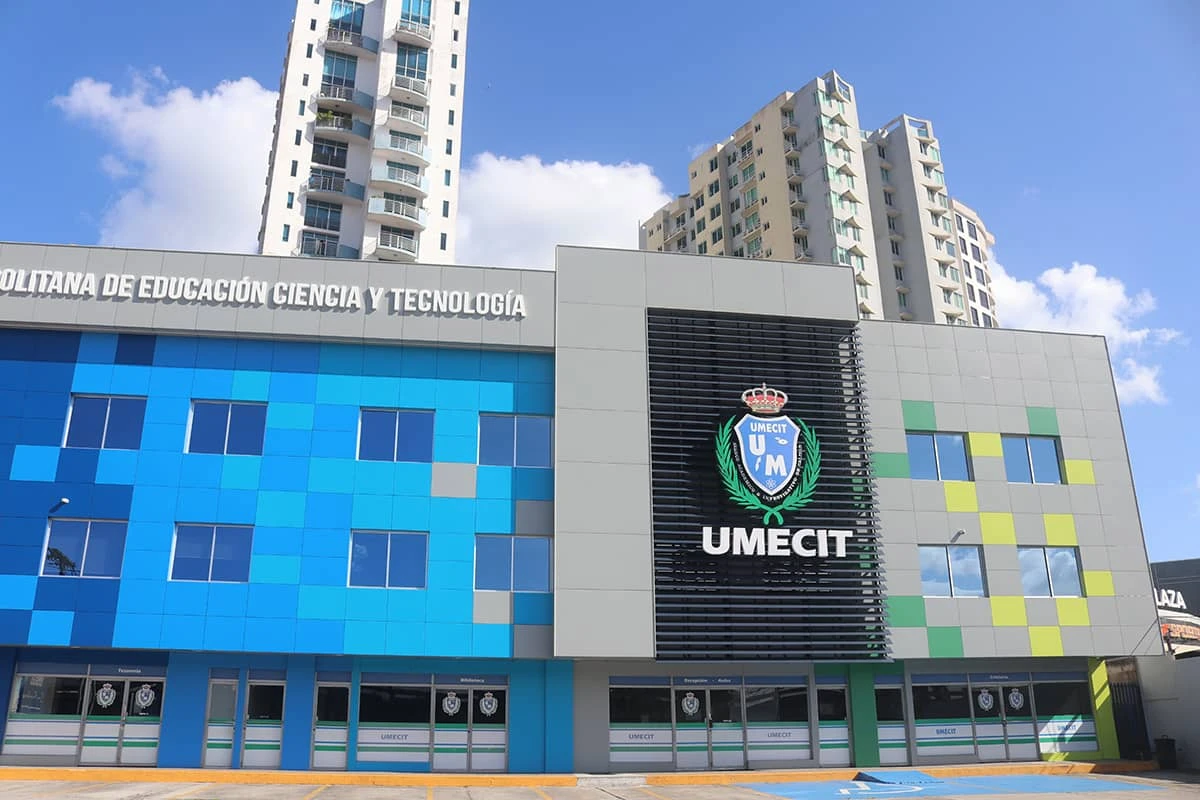 Universidad Metropolitana de Ciencia y Tecnología campus from the outside
