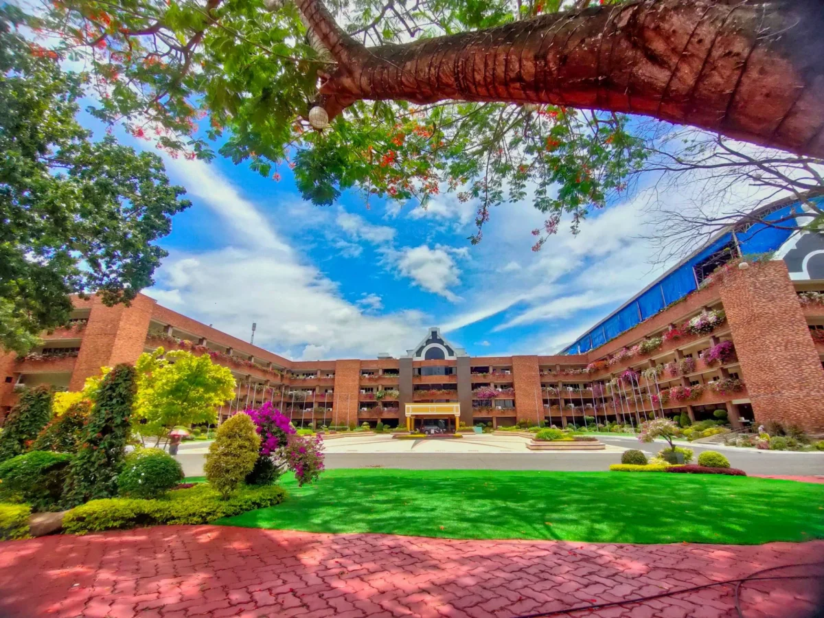 José Maria College campus building