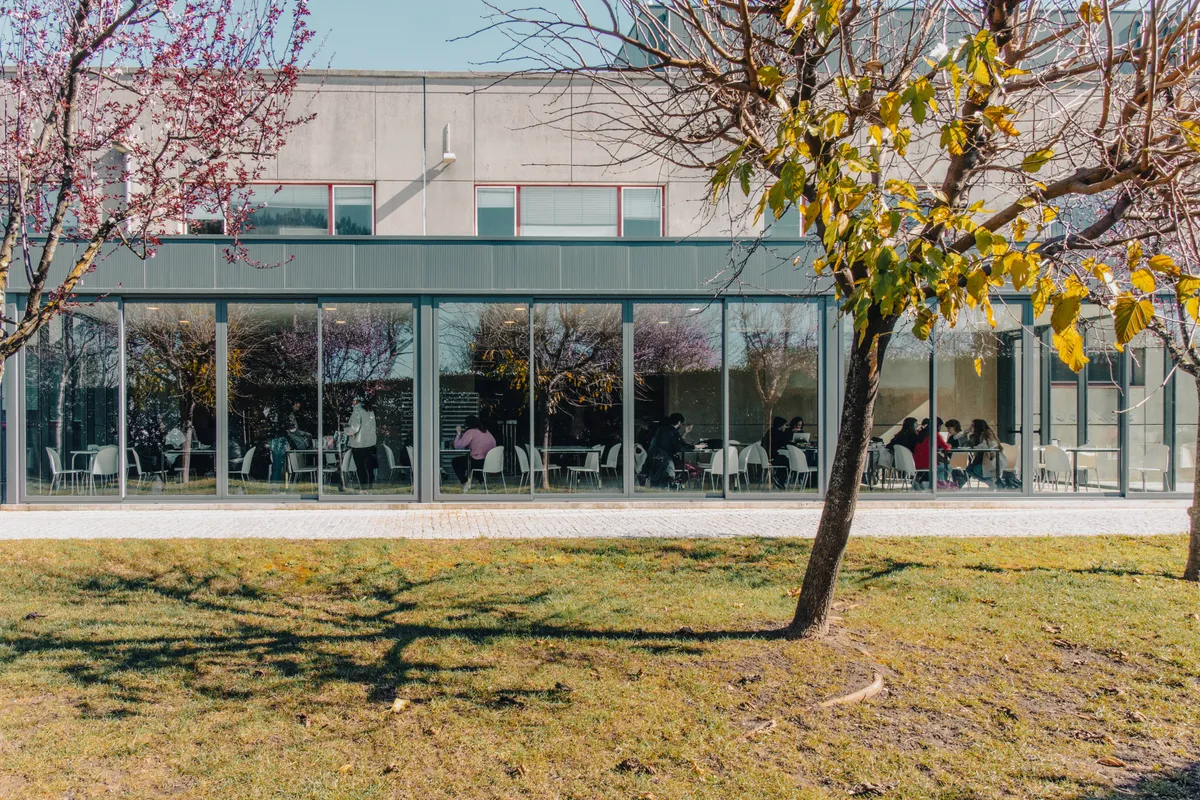 Front view of Escola Superior de Artes e Design
