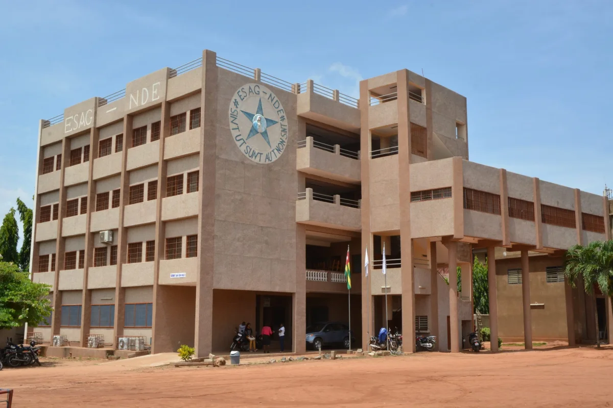 Notre Dame de l’Eglise Higher School of Administration and Management institutional building