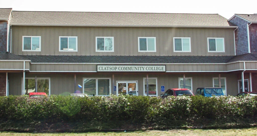 Approach to Clatsop Community College campus