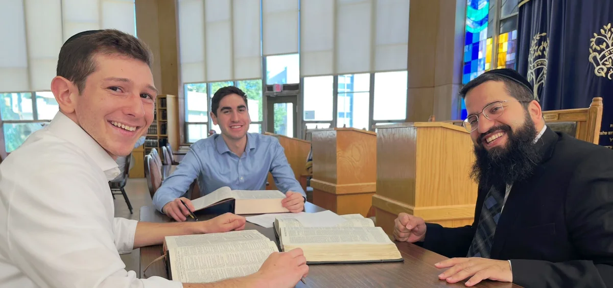 Hebrew Theological College institutional setting