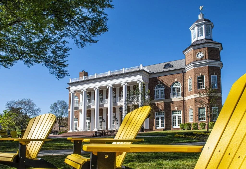 Approach to Randolph–Macon College campus