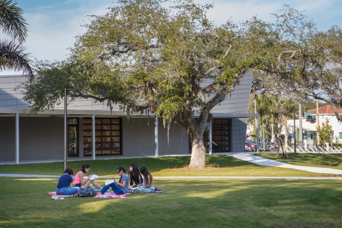 Front view of Ringling College of Art and Design