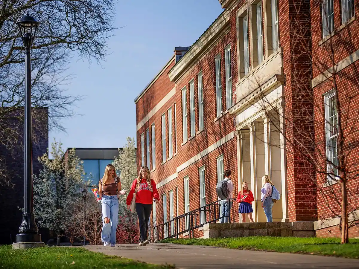 SUNY Cortland community on campus