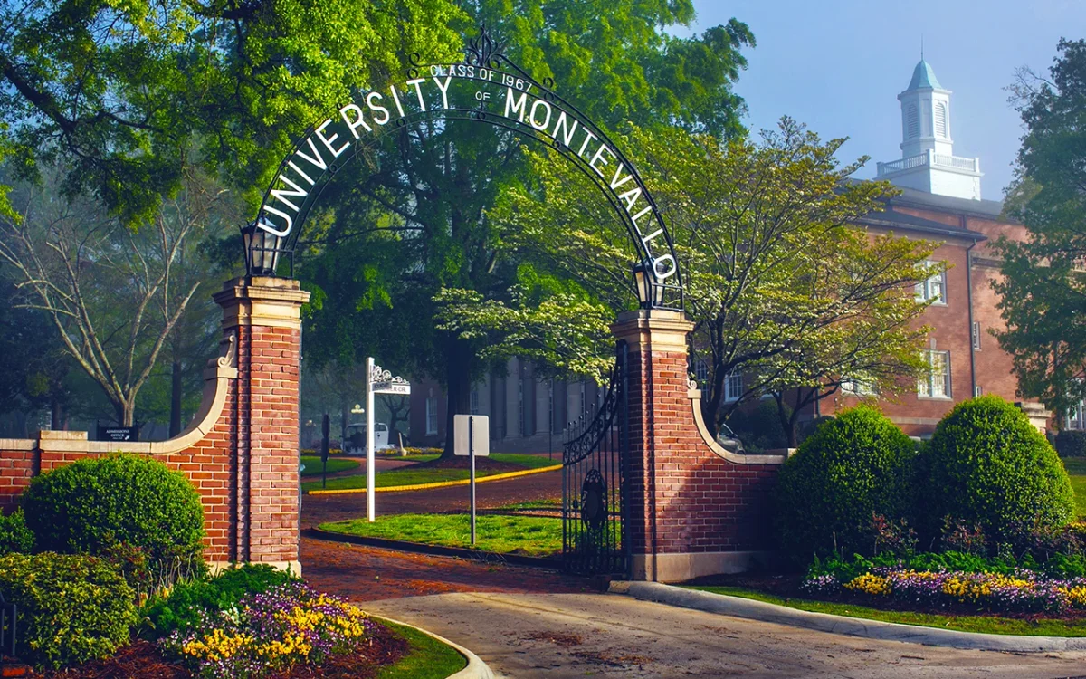 Approach to University of Montevallo campus